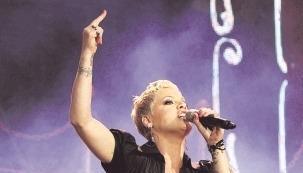 Pink live in Heilbronn: Das Konzert des 30-jährigen Weltstars war das erste in einer Größenordnung, wie man sie in der Stadt künftig öfter haben möchte.Fotos: Veigel Pink live in Heilbronn: Das Konzert des 30-jährigen Weltstars war das erste in einer Größenordnung, wie man sie in der Stadt künftig öfter haben möchte.Fotos: Veigel
