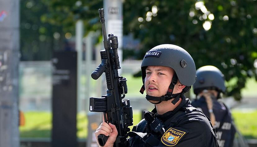 Die Polizei ist seit dem Morgen im Einsatz. Die Polizei ist seit dem Morgen im Einsatz.