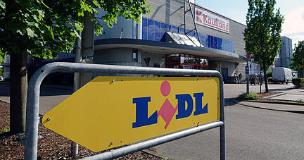Platz 1: Dieter Schwarz | Lidl und Kaufland gehören zur Schwarz-Gruppe, deren Sitz in Neckarsulm ist. Dieter Schwarz bleibt der reichste Deutsche - laut Forbes-Rangliste. Im Ranking des Manager-Magazins ist es Platz 2.