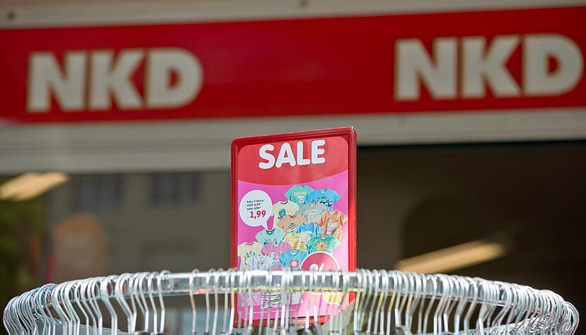 Einem Medienbericht zufolge steht die NKD-Gruppe zum Verkauf. Der Textildiscounter kontert nun mit starken Bilanzzahlen und will weiter wachsen. Einem Medienbericht zufolge steht die NKD-Gruppe zum Verkauf. Der Textildiscounter kontert nun mit starken Bilanzzahlen und will weiter wachsen.