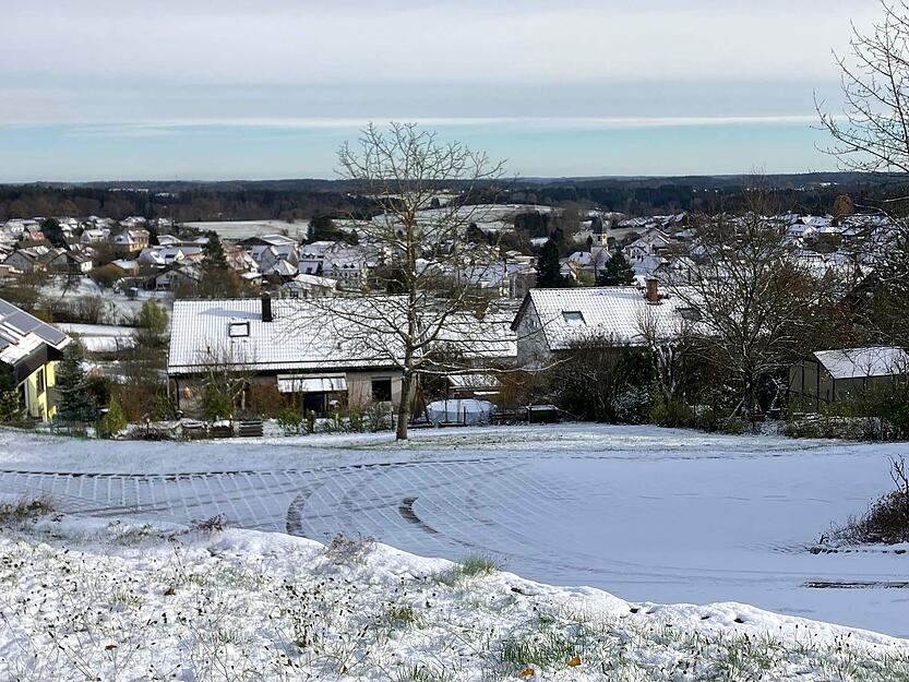 Während Wüstenrot weiß gepudert ist, liegt in Löwenstein kaum Schnee.