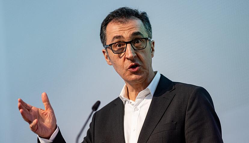 Cem Özdemir (Bündnis 90/Die Grünen), Bundesminister für Ernährung und Landwirtschaft, äußert sich zur Spitzenkandidatur bei den Grünen. Cem Özdemir (Bündnis 90/Die Grünen), Bundesminister für Ernährung und Landwirtschaft, äußert sich zur Spitzenkandidatur bei den Grünen.