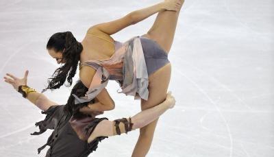 Oxana Domnina und Maxim Schabalin (l) bei ihrer ausdrucksstarken Darbietung. Oxana Domnina und Maxim Schabalin (l) bei ihrer ausdrucksstarken Darbietung.