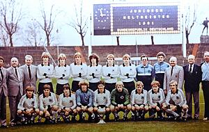 Höhepunkt von Finkbeiners (Dritter von rechts) Aufbauarbeit: "Seine" Jungs gewannen 1980 die Junioren-WM. Auch Trainer Dietrich Weise (rechts) kam aus Heilbronn.