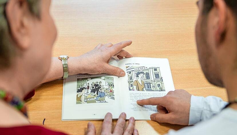 Immer mehr Kinder sind sprachlich so schwach, dass sie den Übergang von der Kita in die Grundschule erst gar nicht schaffen oder dann im Unterricht völlig überfordert sind. Immer mehr Kinder sind sprachlich so schwach, dass sie den Übergang von der Kita in die Grundschule erst gar nicht schaffen oder dann im Unterricht völlig überfordert sind.