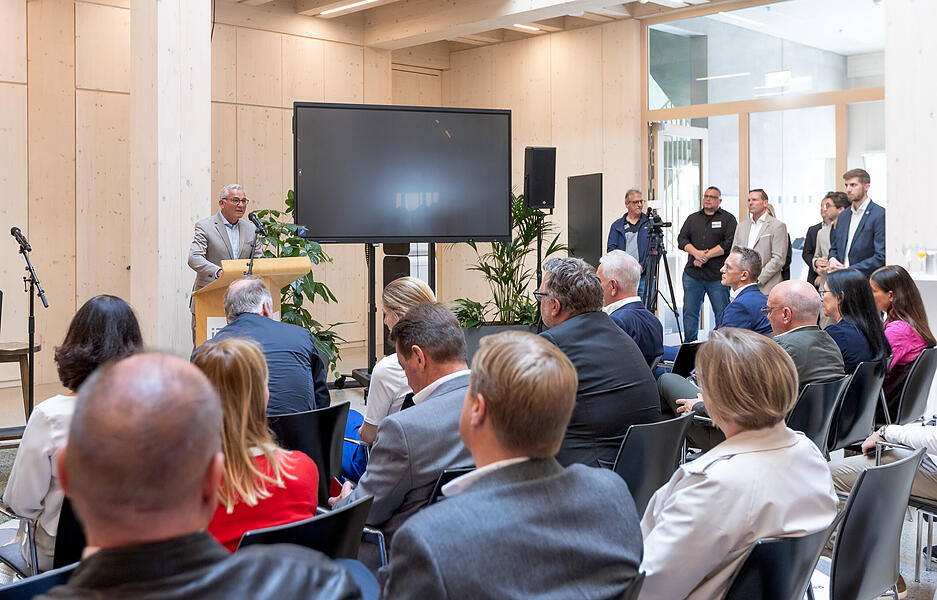 Sowohl die Redner als auch die 100 Gäste der feierlichen Eröffnung am Mittwochmittag zeigten sich begeistert von diesem besonderen Gebäude. 