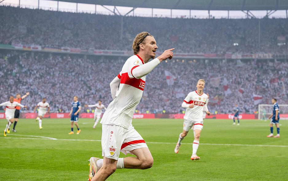 Nick Woltemade: Der aktuell beste deutsche Stürmer zeigte, warum kein Urlaub für ihn drin ist. Der Mann wird überall gebraucht – und es ist ein Sommer-Triple drin. Als Pokalsieger geht es nun zur A-Nationalmannschaft (Titelchance in der Nations League), dann noch zur U21-EM. Unnachahmlich schirmte er den Ball vorm 1:0 ab. Note: 1,5