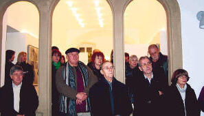 Der Ausstellungsort wird selbst zum Ausstellungsstück: Mit Werken von Susanne Kubin wartet die erste Schau im Wachlokal des Rathauses auf.Foto: Walter Der Ausstellungsort wird selbst zum Ausstellungsstück: Mit Werken von Susanne Kubin wartet die erste Schau im Wachlokal des Rathauses auf.Foto: Walter