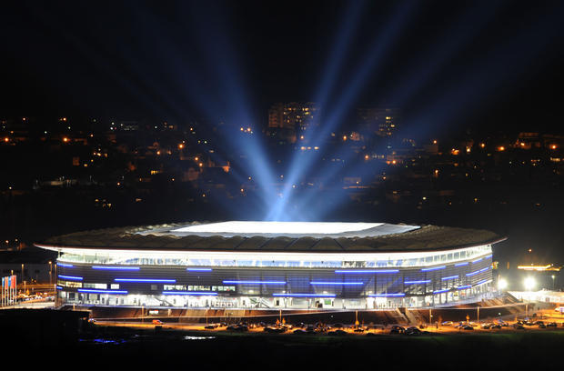 Mit einer Lichtshow geht am 24. Januar 2009 die offizielle Einweihung des neuen Stadions des Fußball-Bundesligisten TSG 1899 Hoffenheim zu Ende. Seither ist es das Zuhause für maximal 30.150 Zuschauer pro Spiel. Mit einer Lichtshow geht am 24. Januar 2009 die offizielle Einweihung des neuen Stadions des Fußball-Bundesligisten TSG 1899 Hoffenheim zu Ende. Seither ist es das Zuhause für maximal 30.150 Zuschauer pro Spiel.
