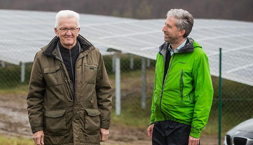 Nach der Kritik an seinem Streitgespräch mit der AfD erhält Tübingens Oberbürgermeister Boris Palmer (parteilos) Rückendeckung vom baden-württembergischen Ministerpräsidenten Winfried Kretschmann (Grüne). (Archiv) Nach der Kritik an seinem Streitgespräch mit der AfD erhält Tübingens Oberbürgermeister Boris Palmer (parteilos) Rückendeckung vom baden-württembergischen Ministerpräsidenten Winfried Kretschmann (Grüne). (Archiv)