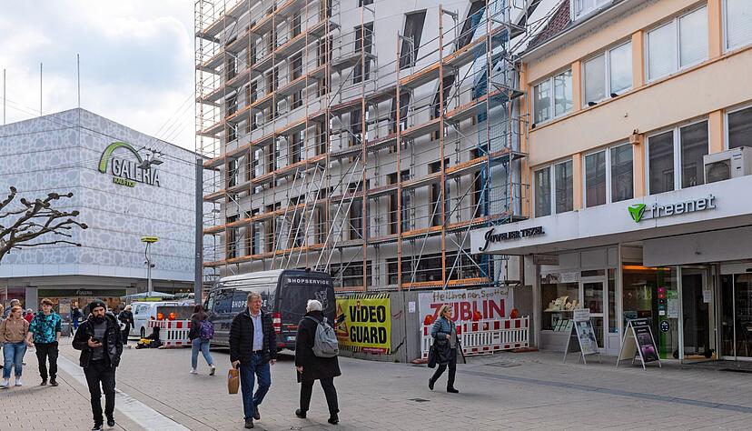 Die geschwungene Fassade ist das Highlight des neuen Cityhauses in der Fleiner Straße in Heilbronn.