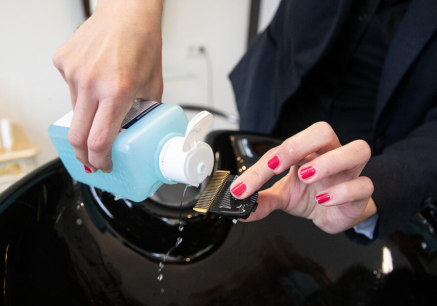 Wie Friseure jetzt arbeiten - ein Selbstversuch