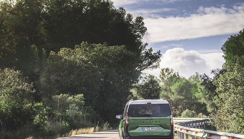 Gelassene Gangart: Mit bis zu 200 Nm Drehmoment geht der Motor des Kastenwagens zu Werke - das ist zumindest ausreichend. Gelassene Gangart: Mit bis zu 200 Nm Drehmoment geht der Motor des Kastenwagens zu Werke - das ist zumindest ausreichend.