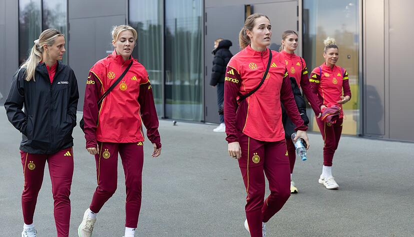 Nicht gegen Spanien dabei: Sydney Lohmann (vorn).