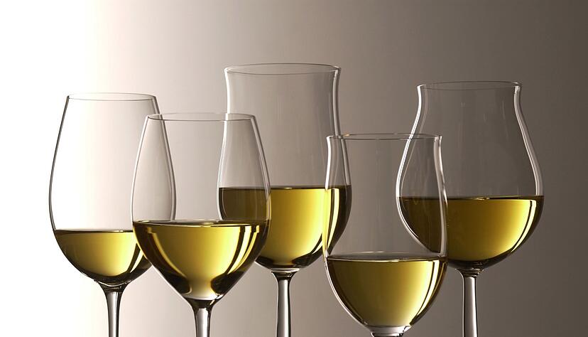 Je gehaltvoller und schwerer der Wein ist, desto gr&ouml;&szlig;er sollte das Glas sein, r&auml;t Sommeli&egrave;re Yvonne Heistermann.