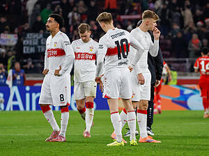 Der VfB Stuttgart verliert gegen den FC Bayern München deutlich. Es ist die erste Heimniederlage der Bundesliga-Saison.