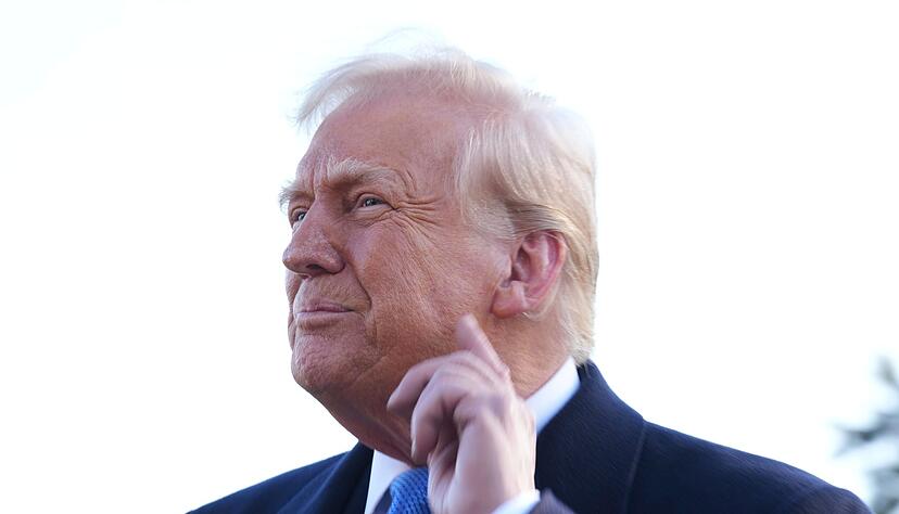 Trump lässt kritische Abteilungen im Heimatschutzministerium schließen. Trump lässt kritische Abteilungen im Heimatschutzministerium schließen.