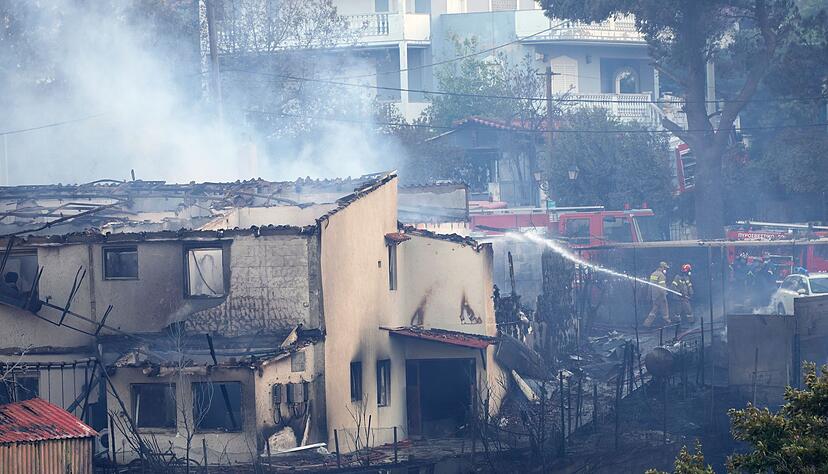Zahlreiche H&auml;user sind besch&auml;digt oder vollst&auml;ndig ausgebrannt.