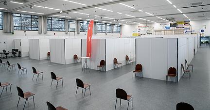 Das Kommunale Impfzentrum in der Stauwehrhalle in Heilbronn-Horkheim soll den tiefgekühlten Impfstoff in Transportboxen mit Trockeneis bekommen.
Foto: Archiv/ Veigel