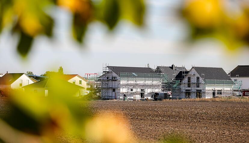 Aus der Traum vom Eigenheim? Experten rechnen mit weiterem Anstieg des Bauzinses.