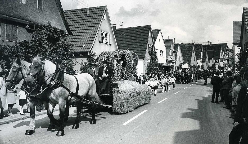 Festzug zum Leingartener Käsritt im Jahr 1965.