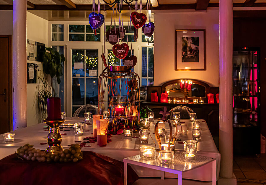 Kunstausstellungen, Lesungen, Sketche, Renaissance-T&auml;nze, musikalische Beitr&auml;ge und viele weitere Aktionen lassen die Herzen der Kunstinteressierten h&ouml;her schlagen.