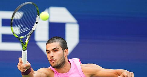 Carlos Alcaraz spielt am Sonntag um den US-Open-Titel.