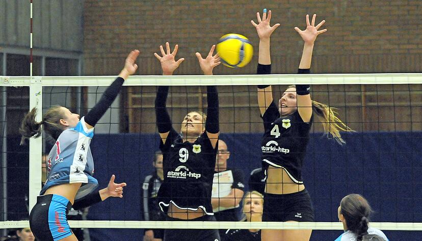 Im Vorjahr behielten Hanna Baumann (Mi.) und Marie-Christin Werner (re.) mit Sinsheim die Oberhand gegen Konstanz, das diesmal als Favorit gilt.
Foto: Klaus Kr&uuml;ger
