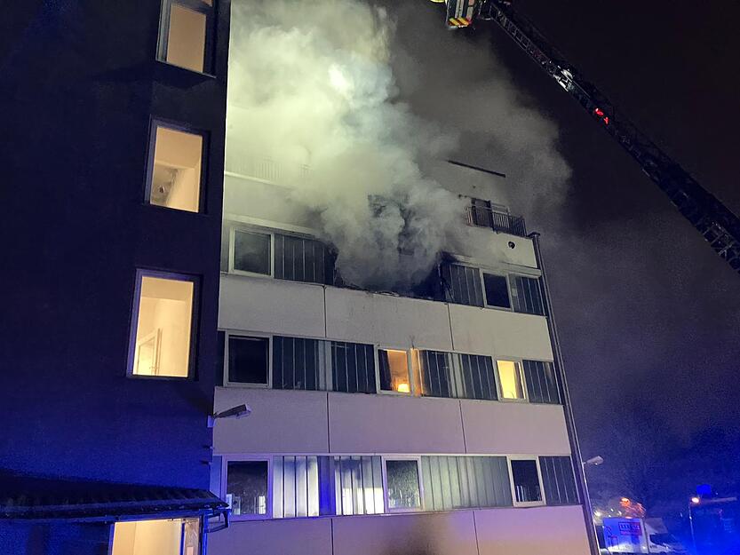 In der Nacht auf Dienstag brach im Zimmer einer Flüchtlingsunterkunft in Heilbronn-Böckingen ein Brand aus.