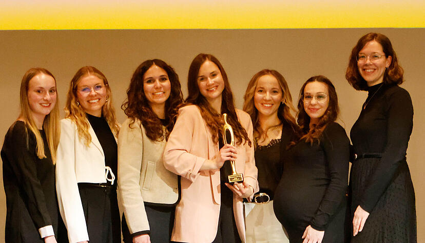 &Uuml;berraschungssieg: Die Jazztanzgruppe Alfiriel (v.l.) mit Judith Weber, Amelie Irouschek, Tamara Hettinger, Lisa Weinmann, Jasmin Sauer, Jennifer Veit, Isabel Frank.