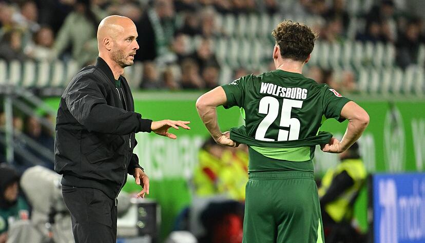 Wolfsburgs Trainer Paul Simonis konnte mit seinem Team erneut nicht daheim gewinnen. Wolfsburgs Trainer Paul Simonis konnte mit seinem Team erneut nicht daheim gewinnen.