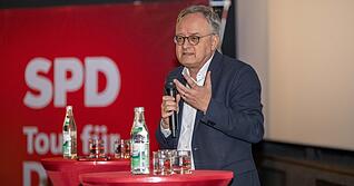 Andreas Stoch vor der Landtagswahl im Heilbronner Arthaus Kino. Der SPD-Spitzenkandidat hat nach dem desastr&ouml;sem Abschneiden seiner Partei seinen R&uuml;cktritt angek&uuml;ndigt.