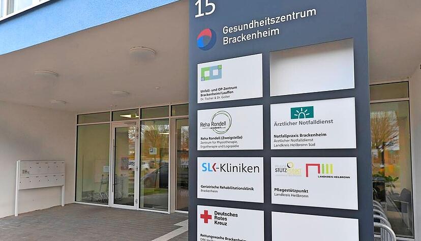 Die Notfallambulanz ist an das Gesundheitszentrum in der Maulbronner Straße angedockt, das 2020 eingeweiht wurde. Die Notfallambulanz ist an das Gesundheitszentrum in der Maulbronner Straße angedockt, das 2020 eingeweiht wurde.