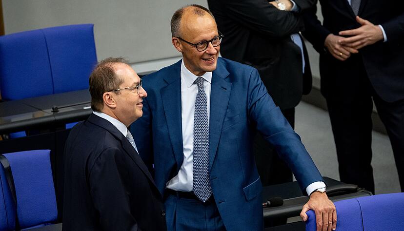 Für Bundesinnenminister Alexander Dobrindt (CSU) ist die Aussetzung des Familiennachzugs ein wichtiger Baustein der neuen Migrationspolitik. (Archivfoto) Für Bundesinnenminister Alexander Dobrindt (CSU) ist die Aussetzung des Familiennachzugs ein wichtiger Baustein der neuen Migrationspolitik. (Archivfoto)
