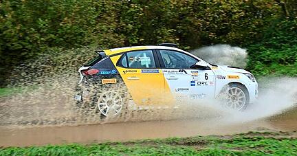 René Noller und sein Beifahrer Stefan Kopczyk mussten sich mit ihrem Opel Corsa Rally4 im Saarland schwieriger Witterungsbedingungen erwehren.
Foto: privat