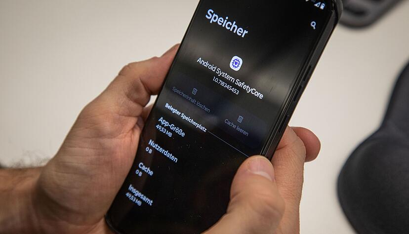 Was ist denn SafetyCore? Diese App spielt Google seit einiger Zeit unverlangt auf Android-Smartphones. Sorgen muss man sich deswegen nicht machen, heißt es. Was ist denn SafetyCore? Diese App spielt Google seit einiger Zeit unverlangt auf Android-Smartphones. Sorgen muss man sich deswegen nicht machen, heißt es.