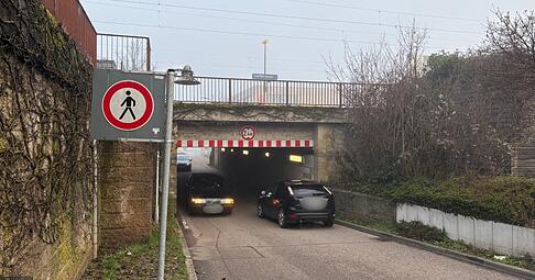 An der Bahn&uuml;berf&uuml;hrung in Lauffen war die Tote in einen Unfall verwickelt.