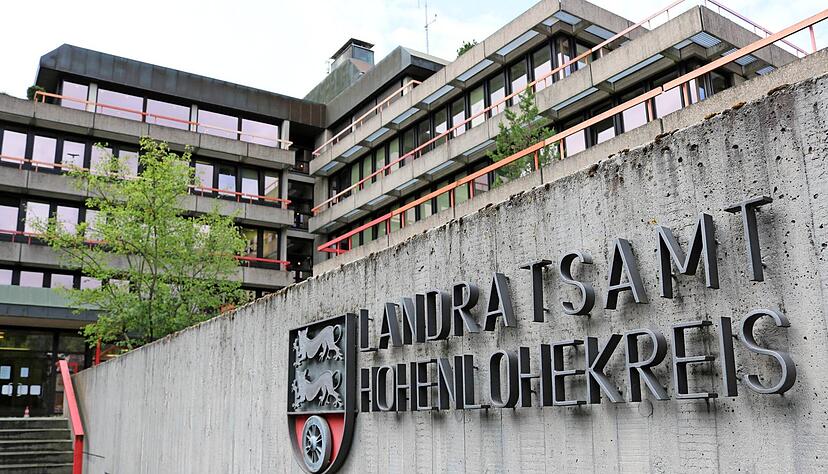 Das Hauptgeb&auml;ude des Landratsamts in K&uuml;nzelsau muss dringend ersetzt werden. Jetzt machte der Kreistag den Weg frei f&uuml;r einen Neubau.