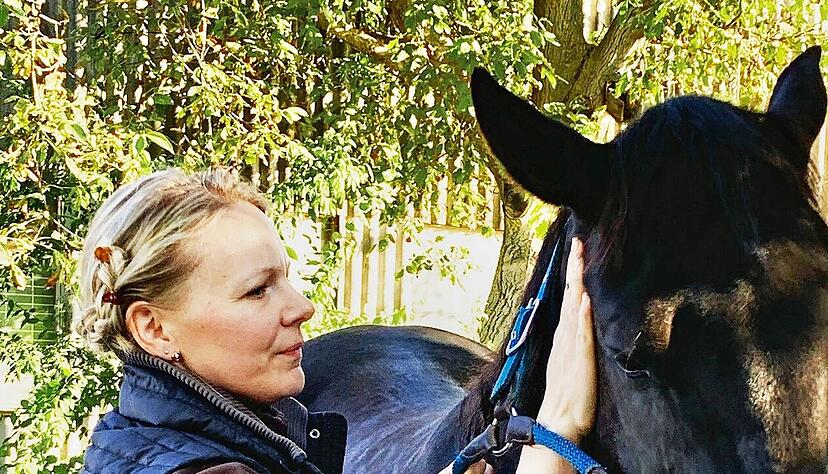 Jessica Staudt lebt im Bad Rappenauer Ortsteil Treschklingen und arbeitet seit 14 Jahren als Pferdeosteopathin. Au&szlig;erdem ist sie ausgebildete Physiotherapeutin.