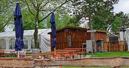 Der kleine Biergarten für die Campinggäste darf bleiben.
Foto: Gustav Döttling