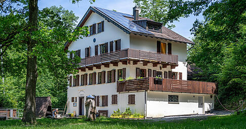 Das Naturfreundehaus Steinknickle ist herrlich gelegen im Wald. Für Wanderer und Radfahrer ein beliebtes Ziel, das jetzt ohne das erhoffte Pächter-Duo weiter ehrenamtlich betrieben werden muss.