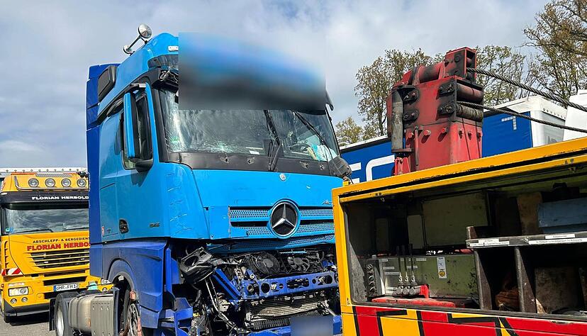 Auffahrunfall auf der A6 - 1 Person leicht verletzt