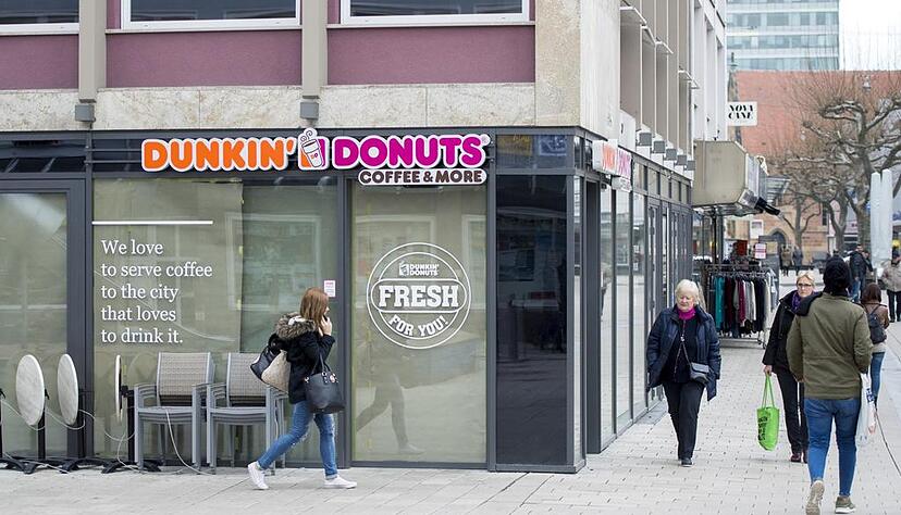 In den ehemaligen Räumen der Einhorn-Apotheke wurden bis vor Kurzem Donuts und Kaffee verkauft. Foto: Mario Berger In den ehemaligen Räumen der Einhorn-Apotheke wurden bis vor Kurzem Donuts und Kaffee verkauft. Foto: Mario Berger
