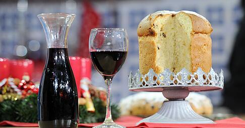 Ein Mann soll in Italien an einem Stück Panettone erstickt sein. Ein Mann soll in Italien an einem Stück Panettone erstickt sein.