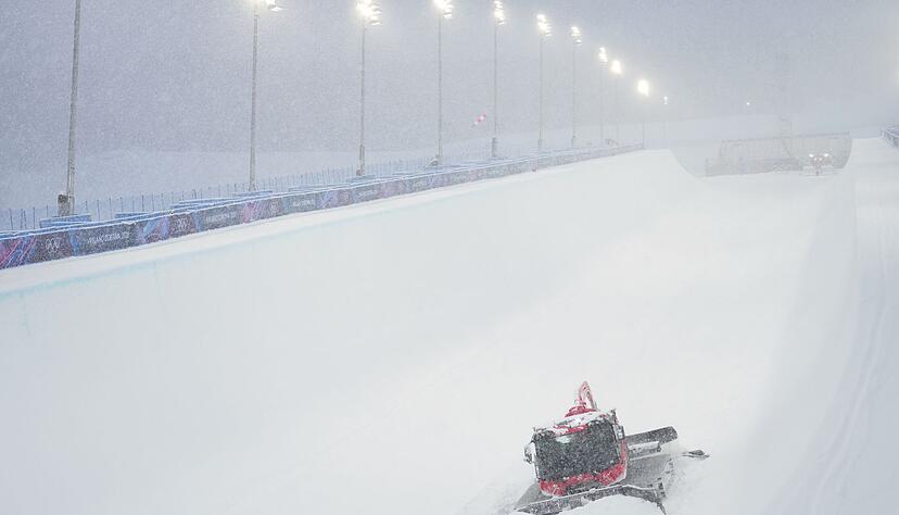 Viel Schnee in der Halfpipe: Der letzte olympische Wettkampf in Livigno musste wetterbedingt auf Sonntag verschoben werden.