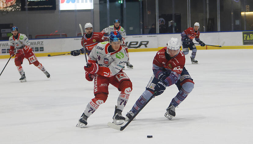 Der Heilbronner Corey Mapes (rechts) fand nach dem Spiel gegen H&ouml;chstadt deutliche Worte.