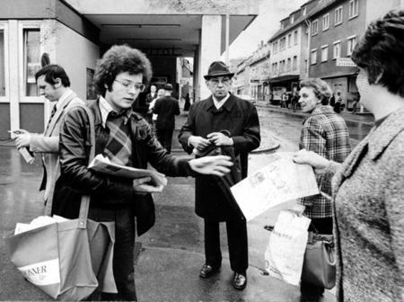 Mit einer Sonderausgabe informiert die Heilbronner Stimme &uuml;ber die beabsichtigte Schlie&szlig;ung des Audi-NSU-Werkes.  
Foto: HSt-Archiv.