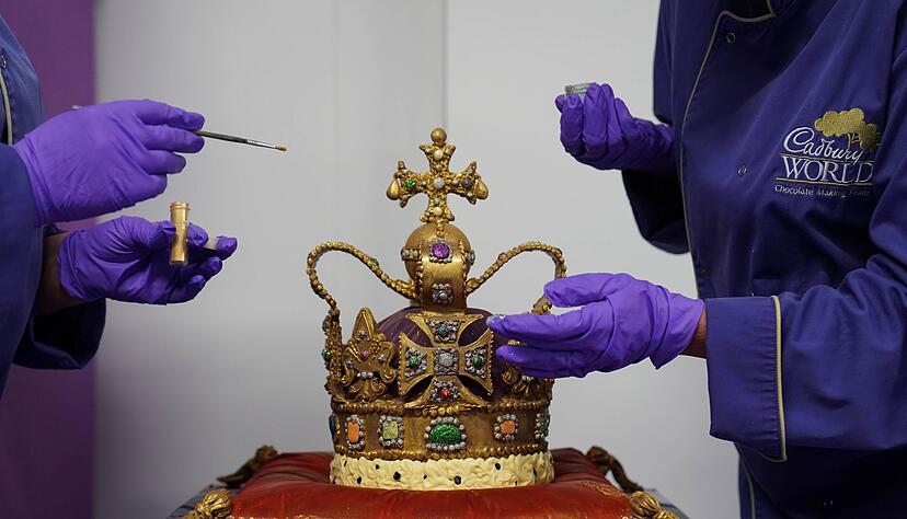 Zur Kr&ouml;nung von Charles III. gab es von Cadbury noch eine Schoko-Krone. (Archivbild)