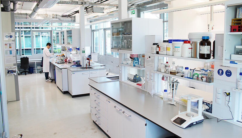 In den Laboren der Firma Basecklick, die  derzeit an einem Impfstoff gegen das neuartige Corona-Virus arbeitet.