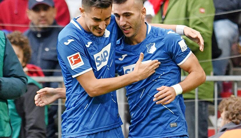 Gut zugeh&ouml;rt und gut gemacht: Benjamin H&uuml;bner war in der Trainingswoche als Prophet unterwegs. Sargis Adamyan (rechts) setzte die Vorgaben perfekt um.